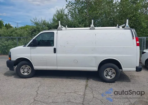 2021 Chevrolet Express Cargo Rwd 2500 Regular Wheelbase Wt from USA, damaged, VIN 1GCWGAFP6M1231601